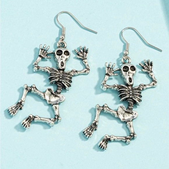 “The Scream” Edvard Munch Modern Art Heel Clicking Skeleton Ghostface Earrings - Picture 2 of 8